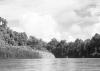 BD/133/572 De rivier met haar oever