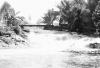 BD/133/740 Rivier met stroomversnelling en brug