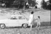 BD/133/746 Westerlingen met auto op het strand