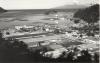 BD/253/115 Uitzicht op haven in Jayapura en eiland pulau Kayu