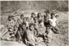 BD/253/61 Groepsfoto van kinderen en vrouwen