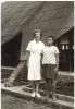 BD/253/79 Zuster Jorna met een andere vrouw