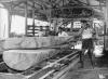 BD/285/196 Machinale houtzagerij in Manokwari