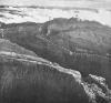 BD/66/440 Berglandschap met daarop ingetekend een route 