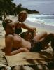 BD/66/82 Westers stel op het strand