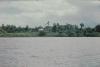 BD/171/1415 Rivieroever met woningen.
