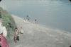BD/171/1612 Man en kinderen bij water