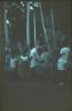 BD/171/968 Gezelschap maakt muziek met trommels en fluiten.