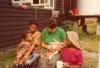 BD/269/837 Vrouw met Papoea kinderen